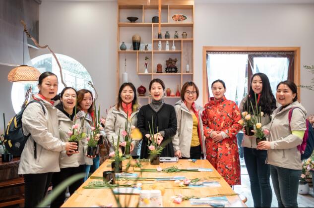 文化搭臺團(tuán)建唱戲——經(jīng)發(fā)地產(chǎn)開展全員文化拓展活動